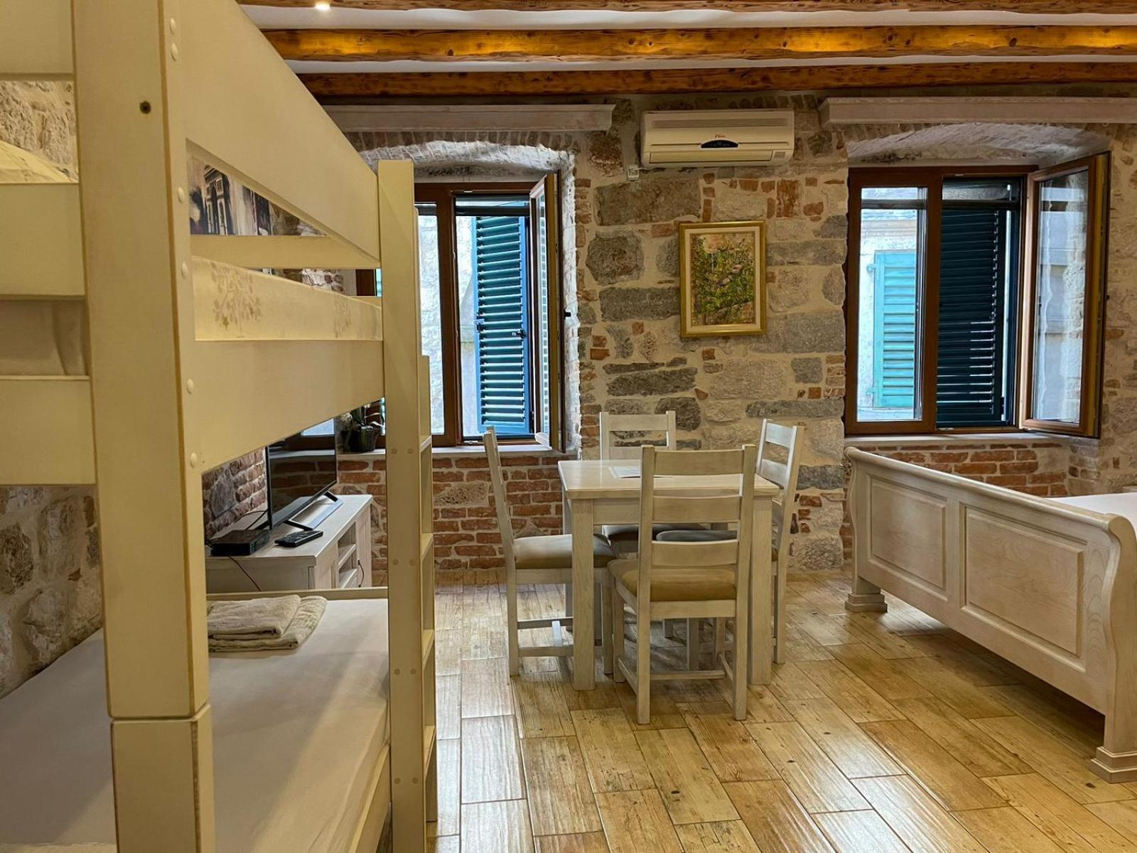 Apartments Dukic Котор Экстерьер фото